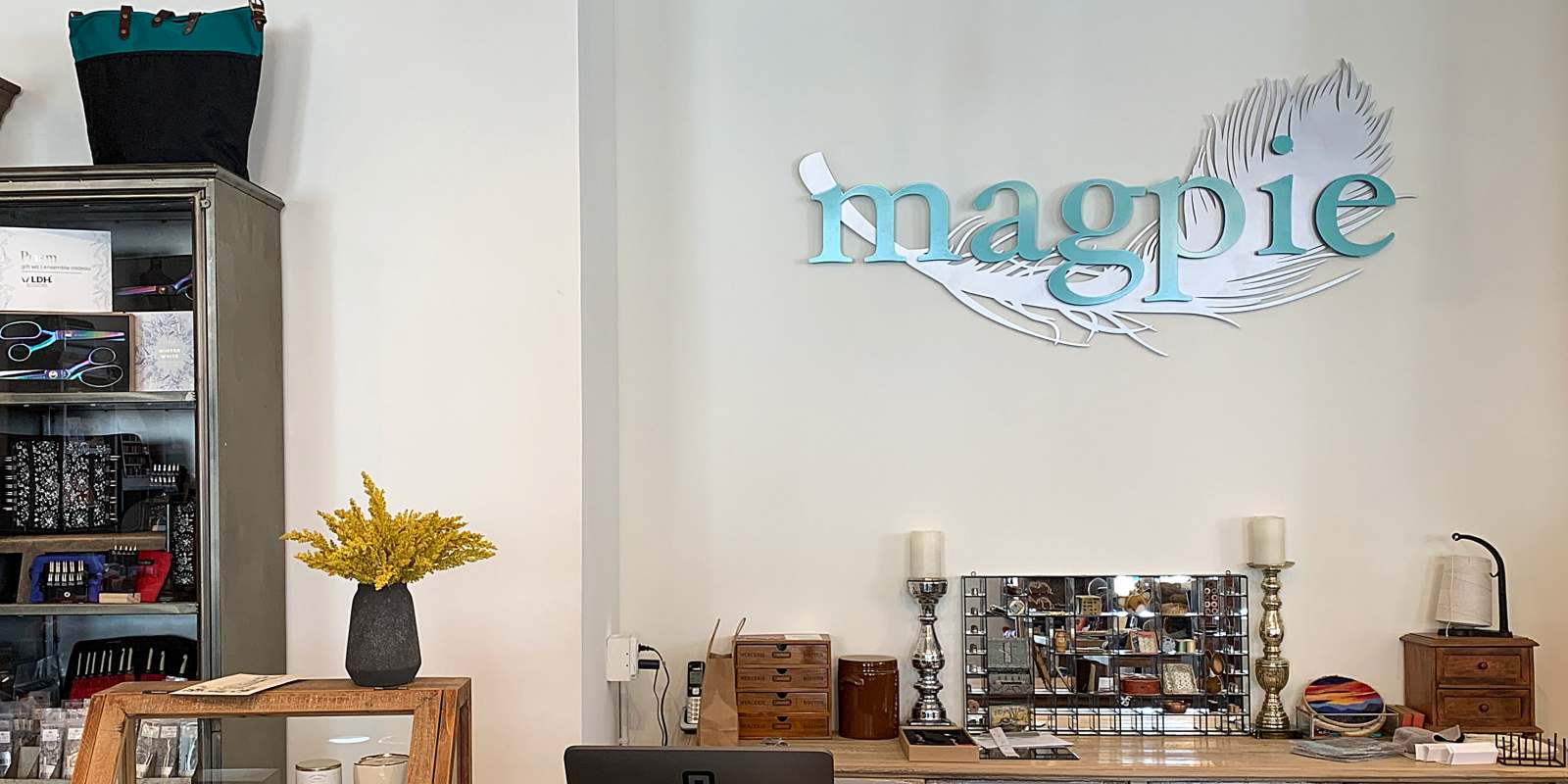 Magpie cafe custom logo sign